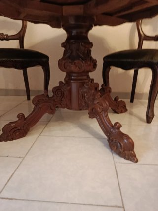 Tavolo allungabile e 2 sedie in legno