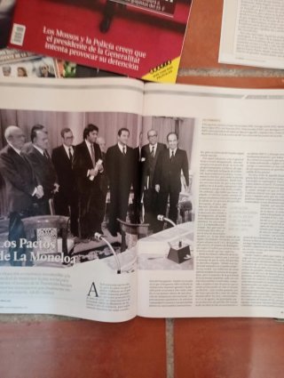 Lote de revistas políticas de España.