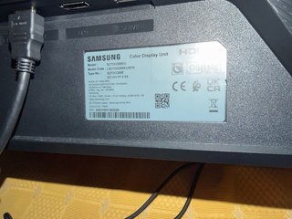 Ps5 con monitor gaming 144hz e 1 pad e cuffioni