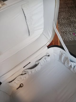 Neceser de viaje rígido con llave