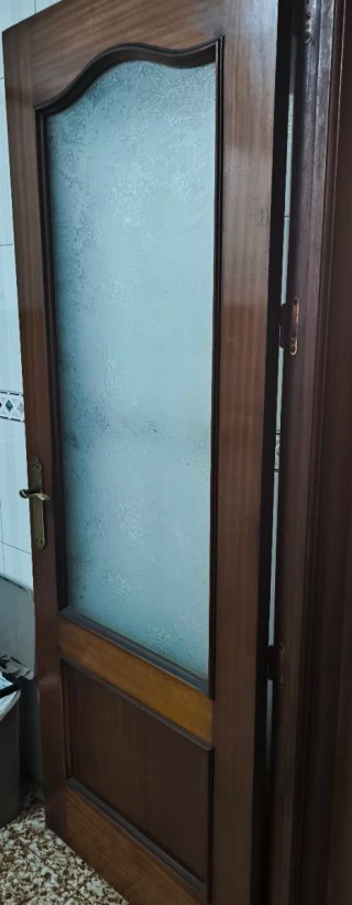 Puerta de madera interior