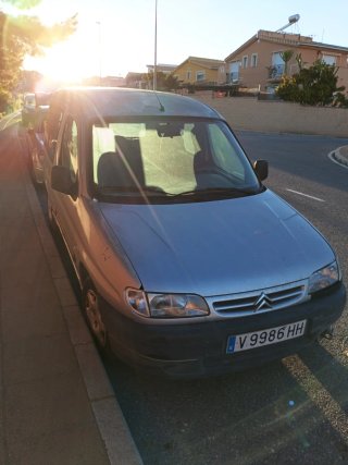 Citroen Berlingo HDI con bola y puertas correderas