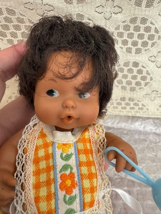 Muñeca Barriguitas con babero