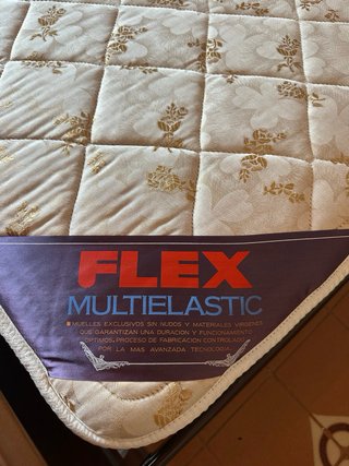 Dormitorio antiguo madera. Colchón Flex
