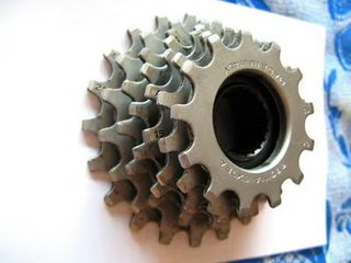 Piñón Regina Extra 13-24 7V NOS