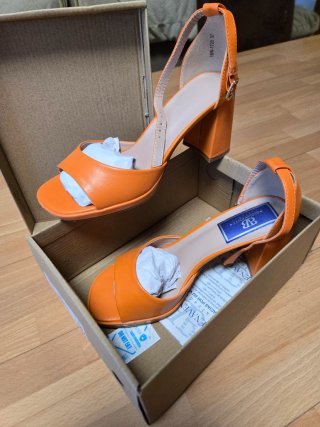 Zapatos de tacón naranja talla 37
