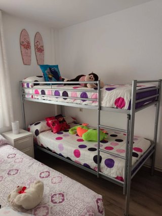 Cama 135cm con colchón + Literas 90cm