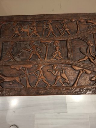 Mesa tallada madera Guinea Ecuatorial
