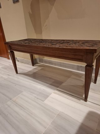 Mesa tallada madera Guinea Ecuatorial
