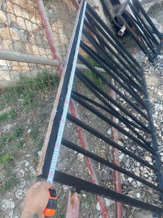 Rejas de ventana metálicas (grande y pequeña)