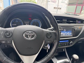 Toyota Auris 2015