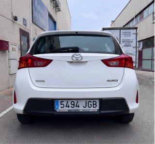 Toyota Auris 2015