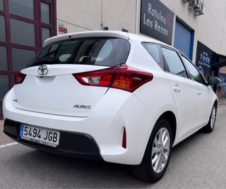Toyota Auris 2015