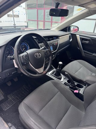 Toyota Auris 2015