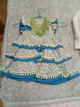 Vestidos de fiesta rosas y blancos
