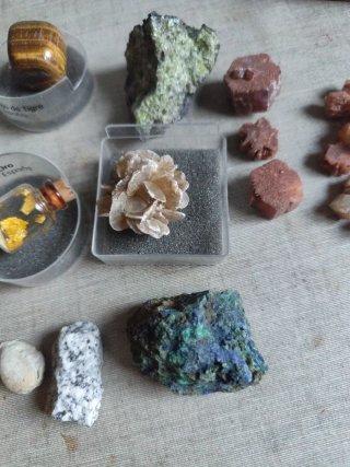 Lote de Minerales y Fósiles
