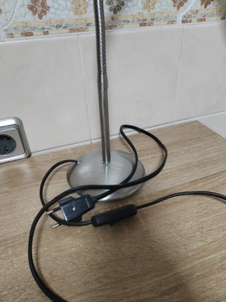 Lámpara de mesa flexible