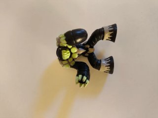 Lote Gormiti: 4 Cartas + Figura