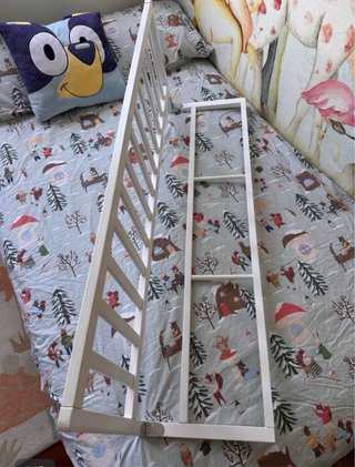 Barrera de cama infantil blanca