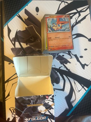 Pack Cartas Pokémon Fulgor Negro +50