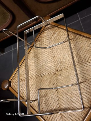 Estantería metálica para barra de cocina
