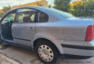Volkswagen Passat Berlina 4 Puertas Gasolina
