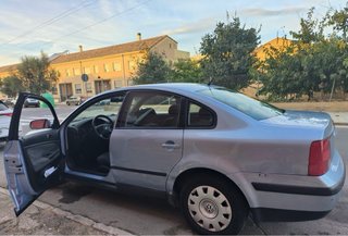 Volkswagen Passat Berlina 4 Puertas Gasolina