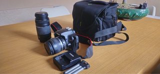 Canon EOS 1000D + 2 Objetivos + Bolsa + trípode