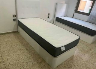 Canapé abatible in legno con 4 angoli arrotondati in legno massello da 3 cm con coperchio rinforzato