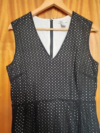 Vestido midi negro H&M bordado calado talla 44