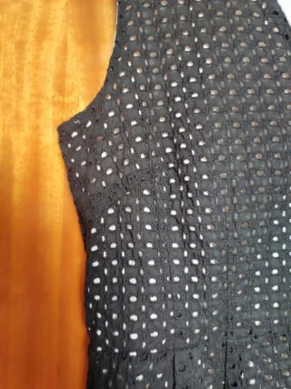 Vestido midi negro H&M bordado calado talla 44