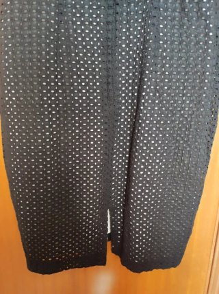 Vestido midi negro H&M bordado calado talla 44