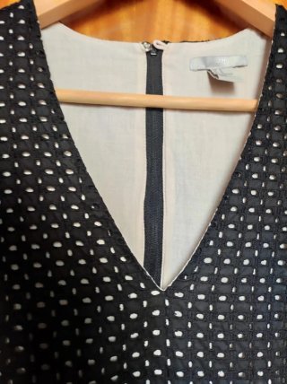 Vestido midi negro H&M bordado calado talla 44