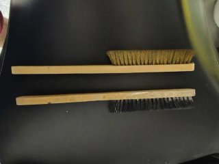 Cepillos para prótesis dental y joyería