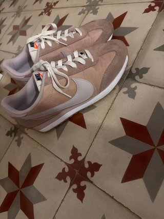 Zapatillas Nike Beige y Rosa
