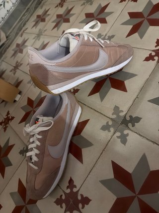 Zapatillas Nike Beige y Rosa