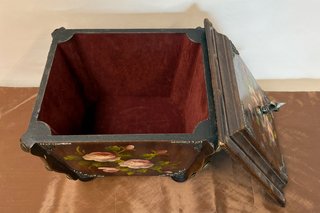 Caja de Madera Flores Pintadas