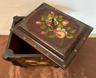 Caja de Madera Flores Pintadas