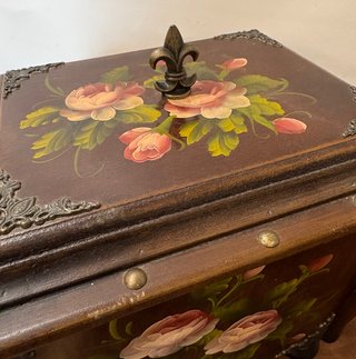 Caja de Madera Flores Pintadas