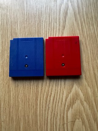 Game Boy Color Original + 2 Pokémon