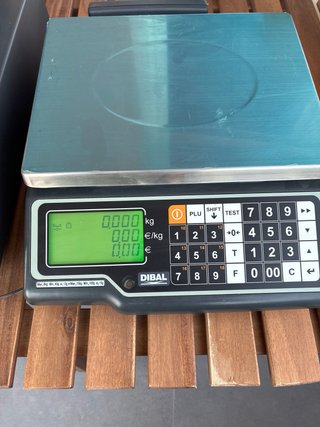 Caja registradora con báscula