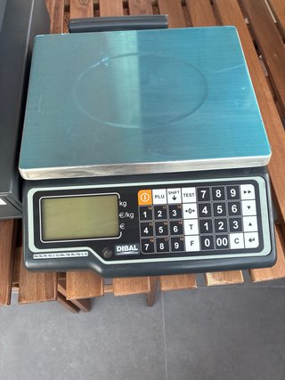 Caja registradora con báscula