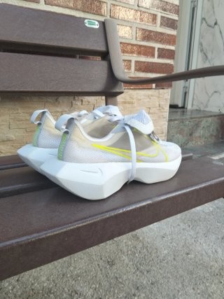 Zapatillas Nike Blancas y Amarillas