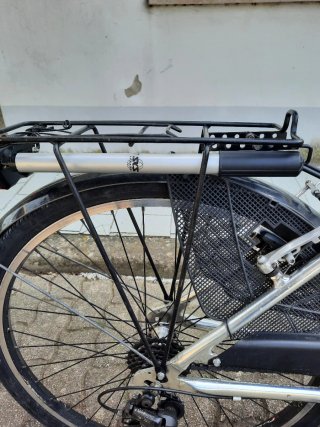 Pompa per palloni e city bike
