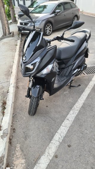 SYM Maxi Scooter Negra 400km