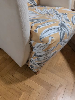 Butaca de tela con estampado floral