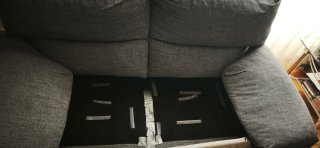 Sofá 2 plazas gris cómodo y práctico