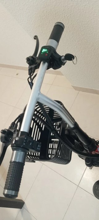 Motosilla Eléctrica Scooter 3 Ruedas