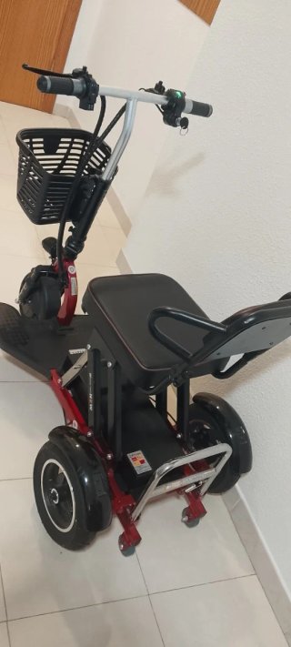 Motosilla Eléctrica Scooter 3 Ruedas
