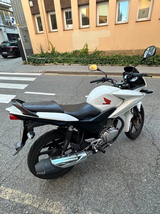 Honda CBF 125 Blanca